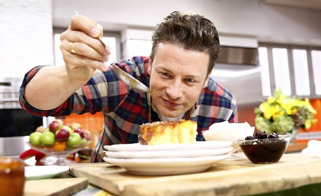 Jamie Oliver anuncia fechamento da sua rede de restaurantes britânicos Jamie Oliver anuncia fechamento da sua rede de restaurantes britânicos