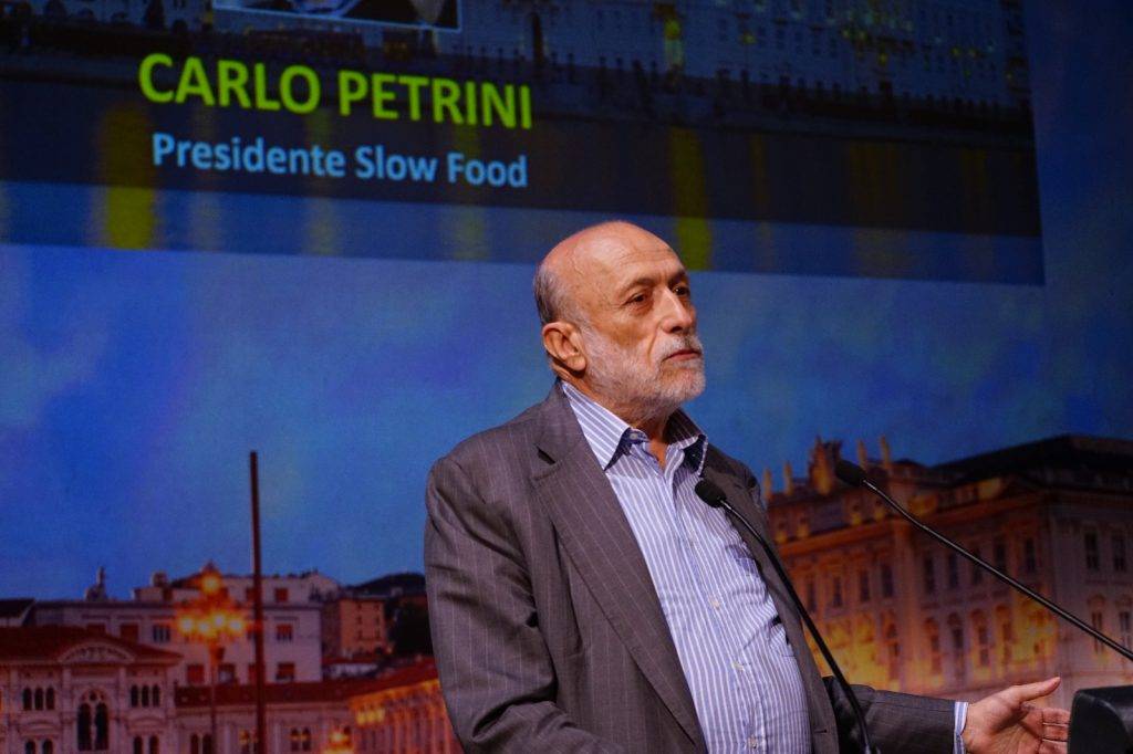 fundador do movimento slow food, carlo petrini