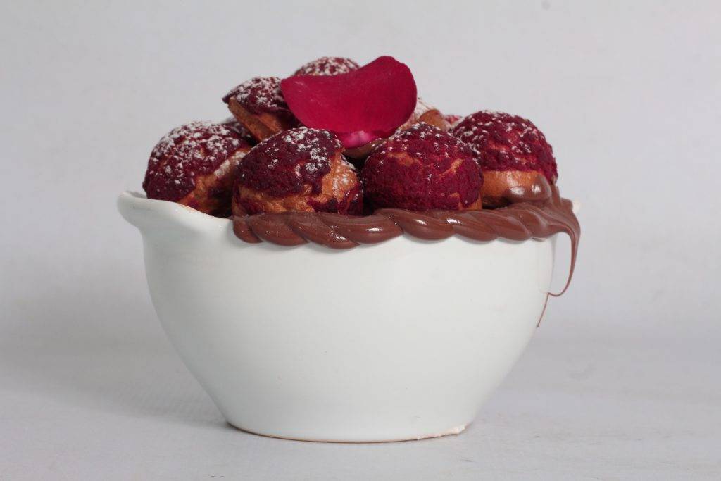 Bem vindos ao 2º Festival de Profiteroles: uma visita à realeza francesa, mas nos dias de hoje Bem vindos ao 2º Festival de Profiteroles: uma visita à realeza francesa, mas nos dias de hoje