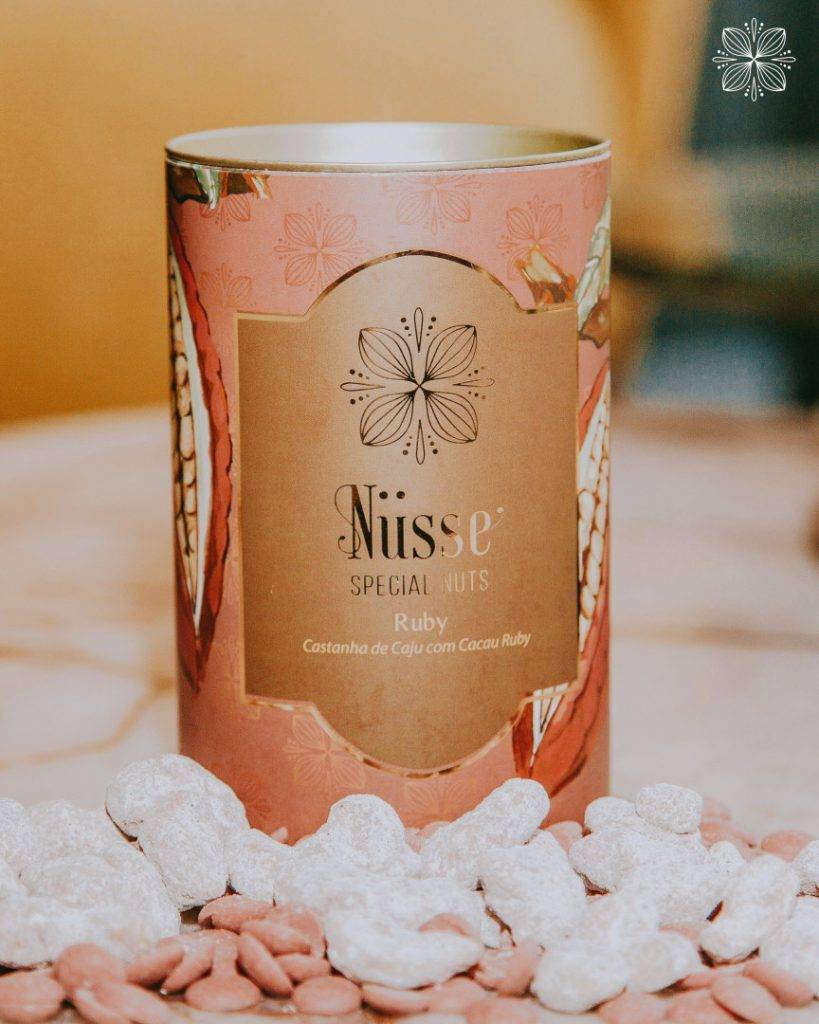 Na CasaCor Ceará, o que está chamando a atenção do público não é a decoração, mas sim, as castanhas da Nüsse! Na CasaCor Ceará, o que está chamando a atenção do público não é a decoração, mas sim, as castanhas da Nüsse!