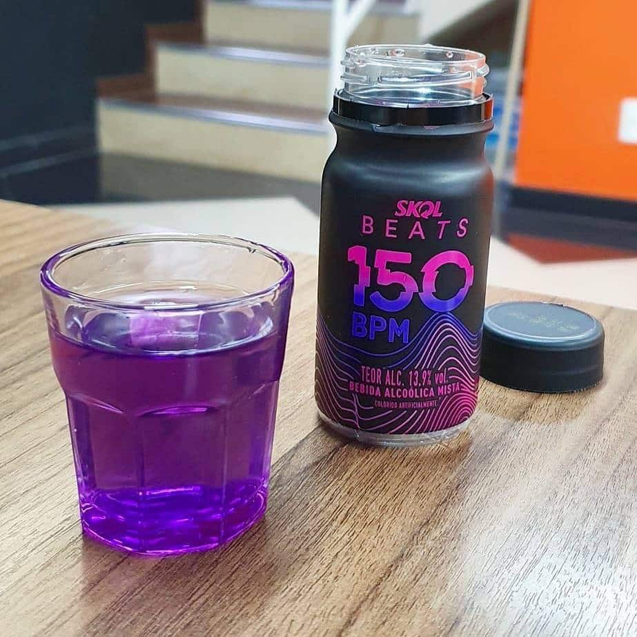 Pronta para o Combatchy! Anitta anuncia o novo produto de sua parceira com a Skol Beats Pronta para o Combatchy! Anitta anuncia o novo produto de sua parceira com a Skol Beats