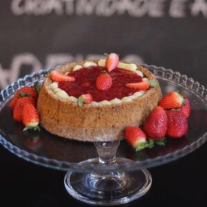 Bolo de iogurte com geleia de morango
