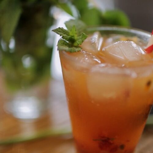 Drink afrodisiaco de morango e maracujá