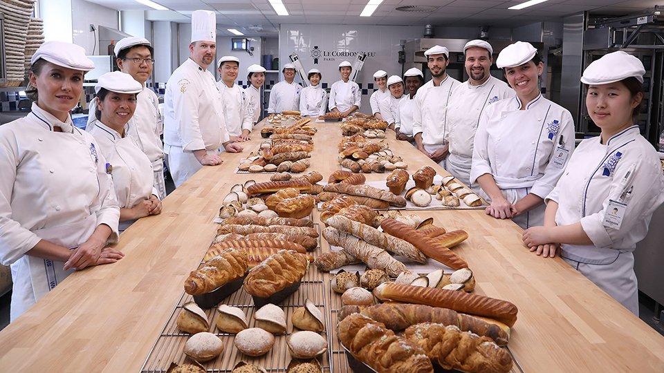 Saiba como será o primeiro livro do Le Cordon Bleu em português: "Gastronomia brasileira – Da tradição à cozinha de fusão" Saiba como será o primeiro livro do Le Cordon Bleu em português: "Gastronomia brasileira – Da tradição à cozinha de fusão"