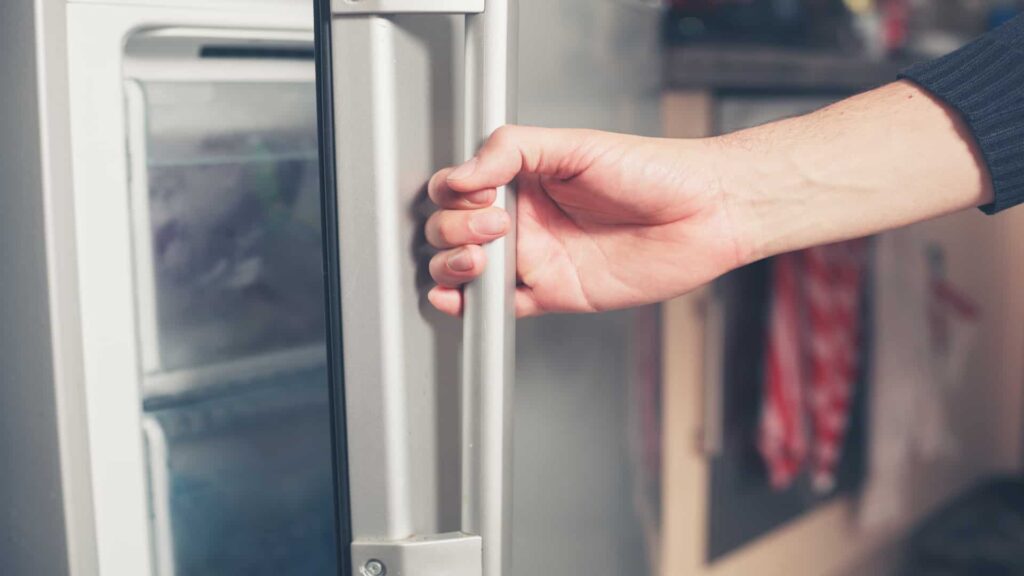 Freezer vertical: como escolher e 10 modelos